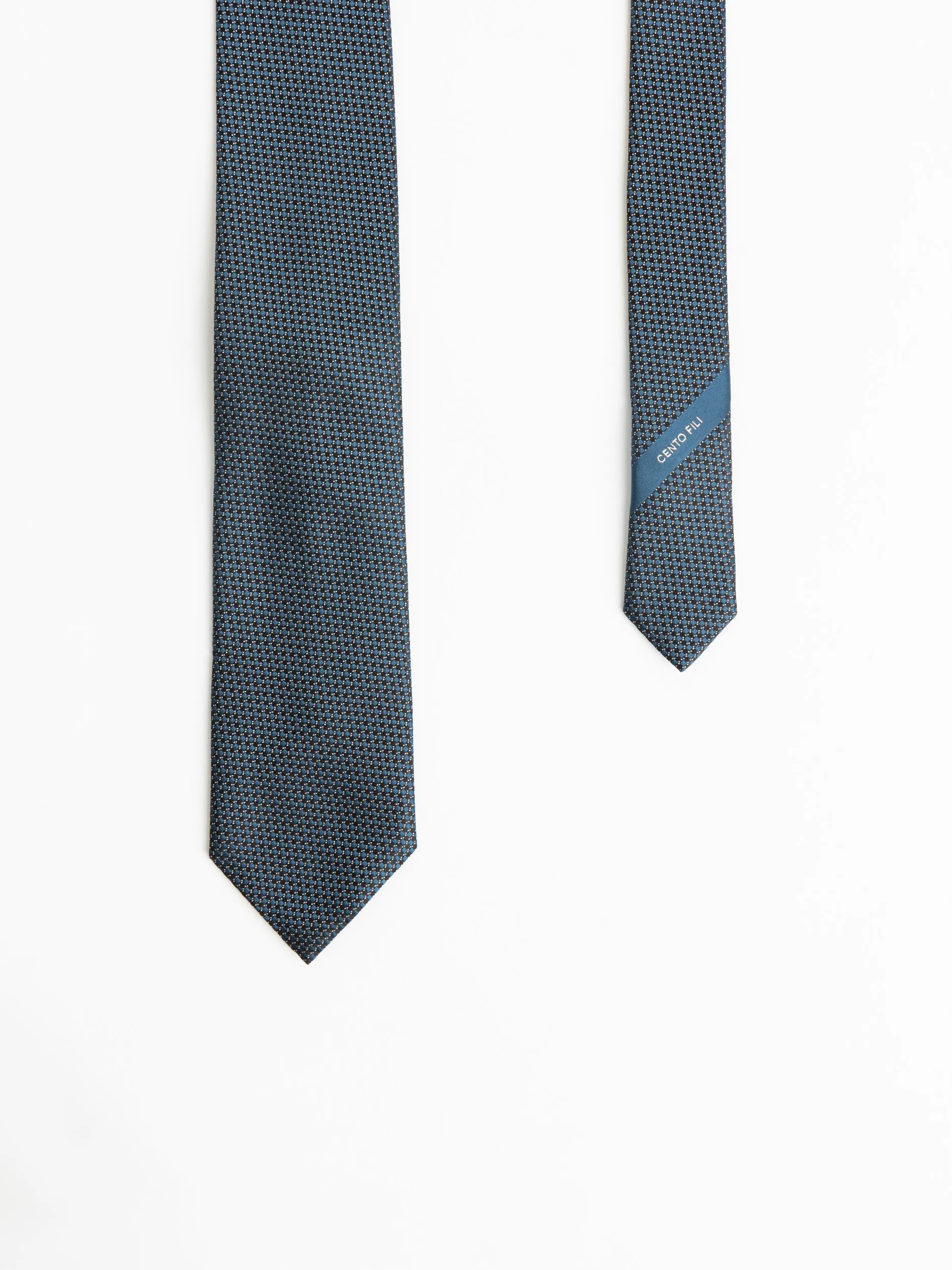 Blue/White Pattern Silk Tie