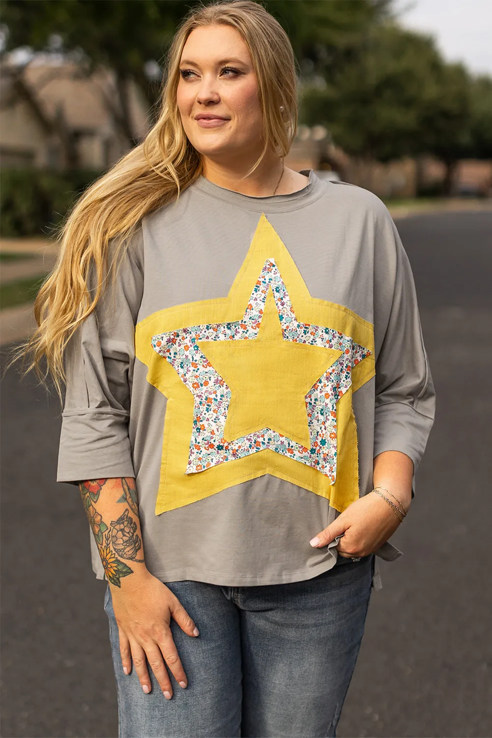 Floral Star Patched Pattern 3/4 Sleeve Plus Size Top